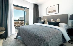 Posteľ alebo postele v izbe v ubytovaní DJA- Modern 2 bedroom apartment close to beach + 19 fotografií