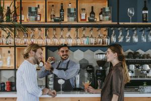 Hostia v ubytovaní Infinity Blue Boutique Hotel & Spa - Adults Only