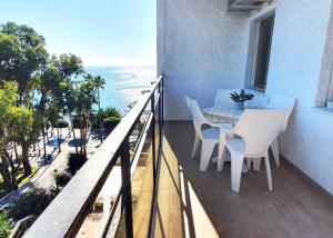 Balkón alebo terasa v ubytovaní Skol 427 Spacious 1 Bedroom Apartment with Sea Views