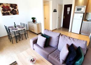 Kuchyňa alebo kuchynka v ubytovaní Skol 427 Spacious 1 Bedroom Apartment with Sea Views