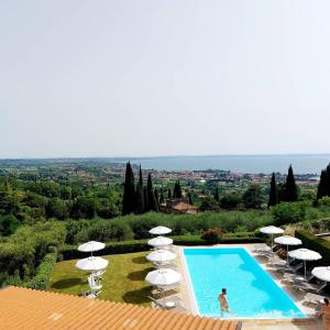 The swimming pool at or close to Hotel Valbella