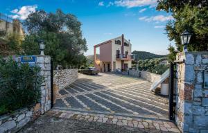 Gallery image of Villa Dimosthenis in Stalos