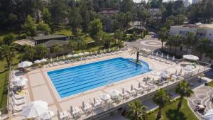 Bazén v ubytování Club Sidelya Hotel nebo v jeho okolí