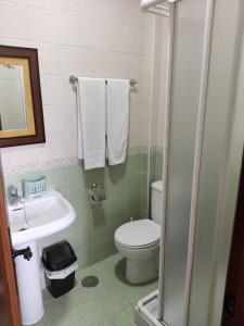 Et badeværelse på Hostal Monteolivos