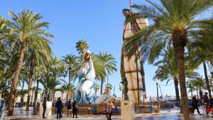 Hostia v ubytovaní Stylish & Spacious Family Apartment Near Beach & Vibrant Historic Market