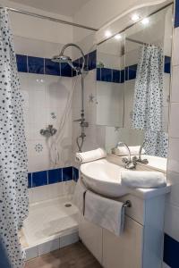 ห้องน้ำของ Cap Sud - 53m2- VUE PYRENEES- HYPERCENTRE-Parking -WIFI FIBRE