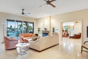 Gallery image of Waterfront Wonder in Islamorada
