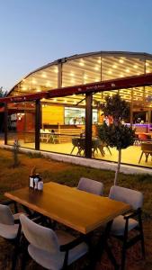 Restaurace v ubytování MARTI BUNGALOW