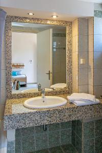 Ilios Malia Hotel Resort的一间浴室