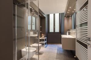 Kúpeľňa v ubytovaní Suite Funicolare - by MyHomeInComo + 20 fotografií