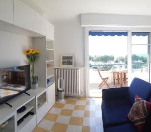 Η κουζίνα ή μικρή κουζίνα στο Neptune 5, top floor studio, sea view