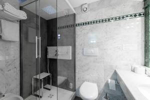 Vannituba majutusasutuses Negritella Sweet Hotel