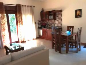 Kuchyň nebo kuchyňský kout v ubytování Sky Residence Hikkaduwa