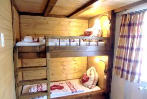 Postel nebo postele na pokoji v ubytování Hotel Anneliese