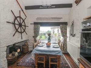 Gallery image of Crow's Nest Cottage in Llanallgo