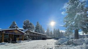 Beverly Lodge during the winter