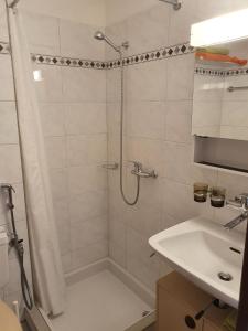 Ένα μπάνιο στο Elfe-apartments Studio Apartment for 2 guests