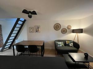 Photo de la galerie de l'établissement Le426, Charmant triplex 2 chambres refait à neuf, à Mouvaux