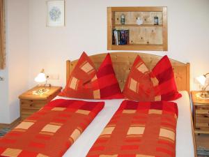 Postel nebo postele na pokoji v ubytování Holiday Home Reinbacher by Interhome