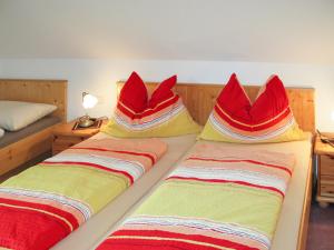 Postel nebo postele na pokoji v ubytování Holiday Home Reinbacher - GBM100 by Interhome