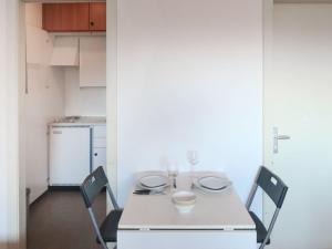ครัวหรือมุมครัวของ Apartment Rosablanche C25 by Interhome