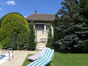Zahrada ubytování Holiday Home 5- chemin de la Pralay by Interhome