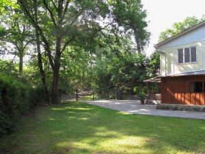 Vonkajšia záhrada v ubytovaní Holiday Home Jirka by Interhome