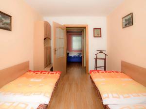 Posteľ alebo postele v izbe v ubytovaní Holiday Home Jirka by Interhome