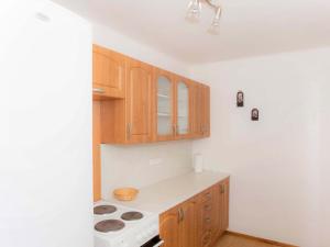 Kuchyňa alebo kuchynka v ubytovaní Holiday Home Jirka by Interhome