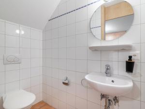 Un baño de Apartment Vasco de Gama B8-R by Interhome