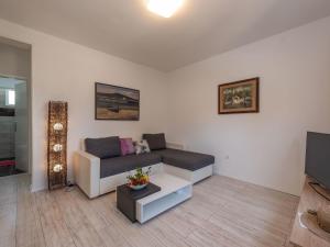 Posedenie v ubytovaní Holiday Home Milka by Interhome