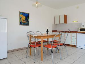 Kuchyň nebo kuchyňský kout v ubytování Apartment Andrea-3 by Interhome + 17 fotografií