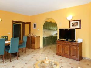 Televisyen dan/atau pusat hiburan di Holiday Home Ana by Interhome +28 gambar
