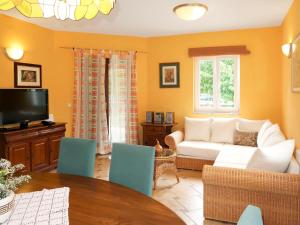 Ruang duduk di Holiday Home Ana by Interhome