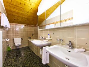 Apartment Ringstrasse - Utoring-31 by Interhome tesisinde bir banyo