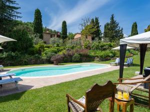 Bazén v ubytovaní Holiday Home Cadellura by Interhome alebo v jeho blízkosti