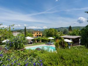 Bazén v ubytovaní Holiday Home Cadellura by Interhome alebo v jeho blízkosti