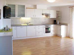 Dapur atau dapur kecil di Apartment Obermüllerhof-2 by Interhome