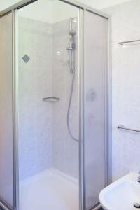 Kylpyhuone majoituspaikassa Apartment Obermüllerhof-2 by Interhome