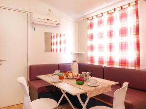 Posezení v ubytování Holiday Home Balatontourist Füred-1 by Interhome