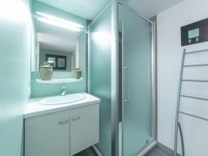 Ένα μπάνιο στο Apartment Vosseslag I sunny apartment by Interhome +8 φωτογραφίες
