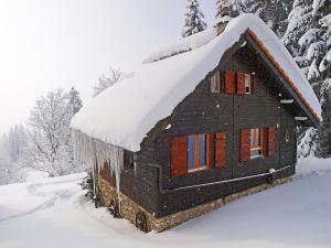 Chalet Chalet de la Vue des Alpes im Winter