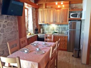 Kuchyňa alebo kuchynka v ubytovaní Holiday Home Juraj by Interhome