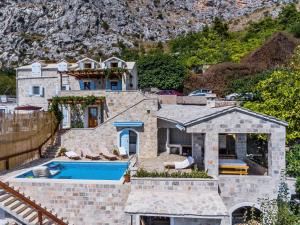 Bazén v ubytovaní Holiday Home Juraj by Interhome alebo v jeho blízkosti