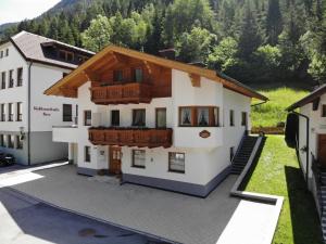 Budynek, w którym mieści się apartament