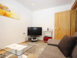 Telewizja i/lub zestaw kina domowego w obiekcie Apartment Pircher by Interhome