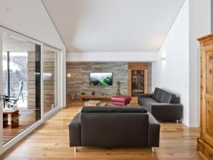 Posezení v ubytování Apartment Sera Lodge- Wohnung Bietschhorn by Interhome