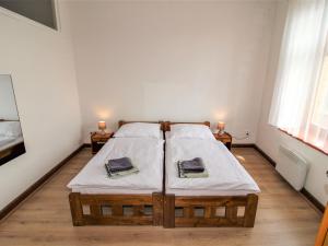 Apartment Krátká by Interhome tesisinde bir odada yatak veya yataklar