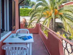 A balcony or terrace at Apartment Villa Franca-2 by Interhome