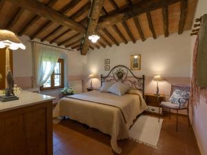 A bed or beds in a room at Apartment Viola by Interhome